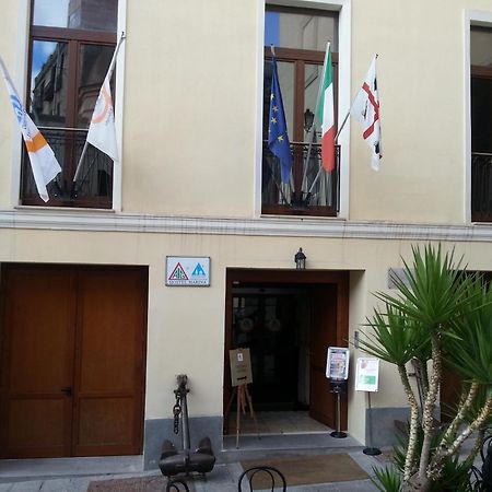 Hostel Marina Κάλιαρι Εξωτερικό φωτογραφία